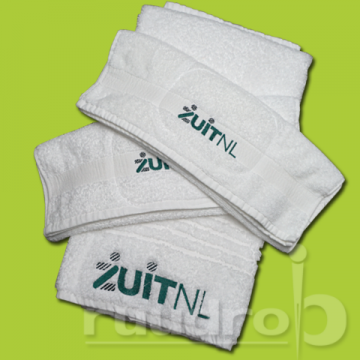 cadeaupakket handdoeken met logo van ZuitNL