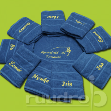 Handdoeken set geborduurd met Springfield logo en spelersnaam