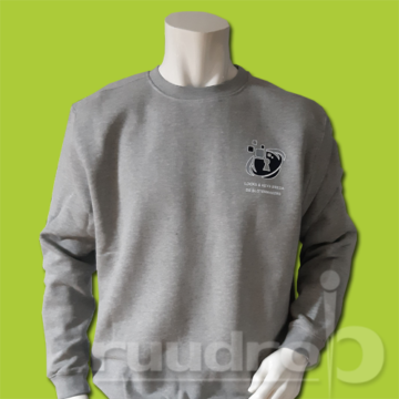 Grijze sweater bedrukt met 3 kleuren folie voor het bedrijfslogo van Lock&keys uit breda.