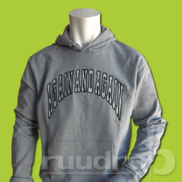 Grijze hoody van Again and Again geborduurd met groot borstlogo